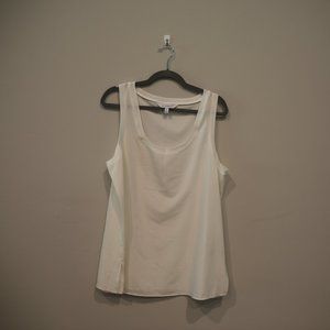 NWOT BR Standard Lightweight White Tank